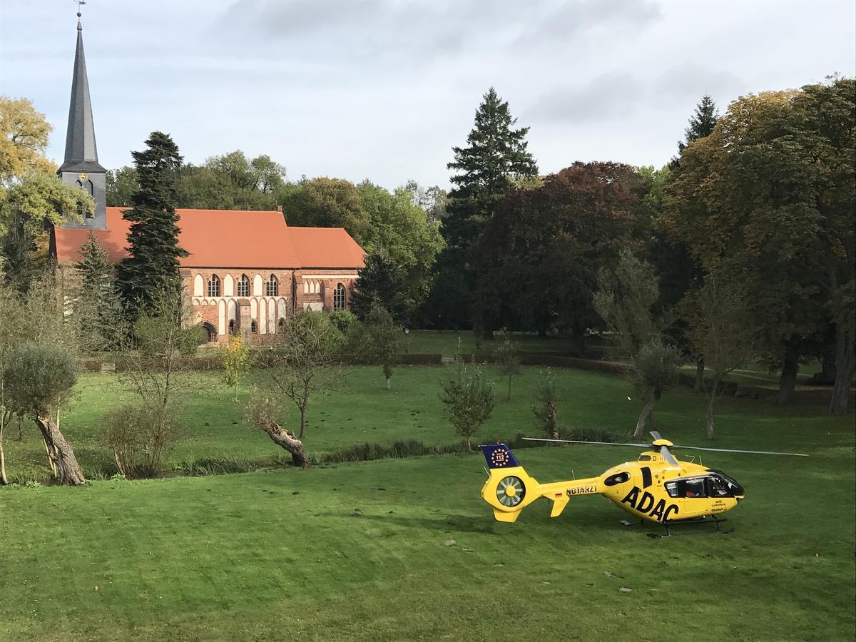 Klosterhotel Marienfliess Stepenitz Exteriör bild